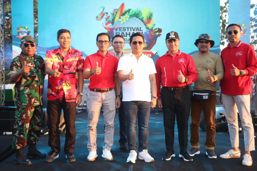 Sekda Adi Arnawa Buka Festival Bahari Ke-5 